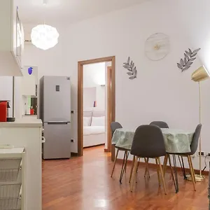  Apartment Bnbutler - Eustachi, 47 - Per Vivere Alla Milanese Italy
